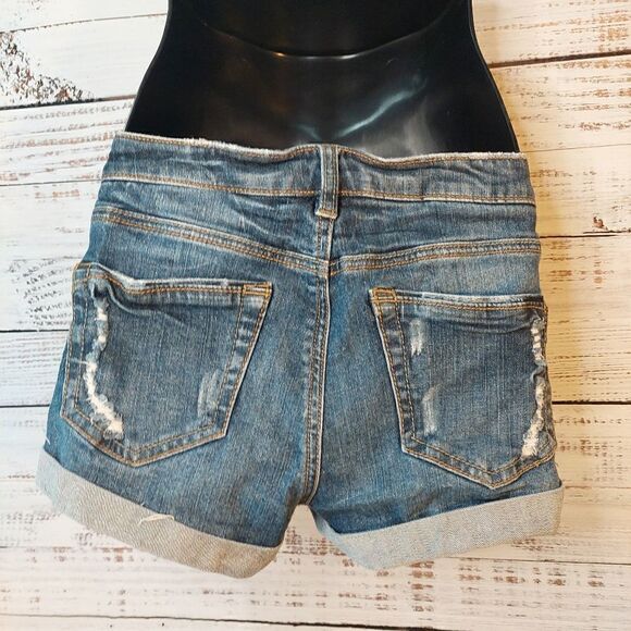 Woman's Distressed Cut Off Jeans Size 7 Shorts - Picture 8 of 16